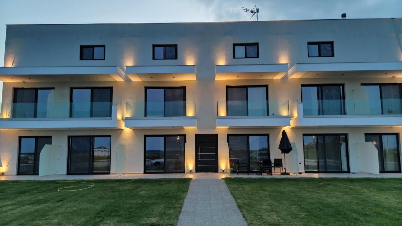 Onar Sarti Luxury Living Apartment ภายนอก รูปภาพ