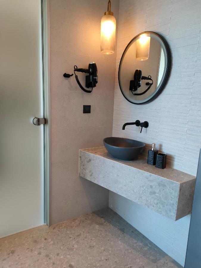 Onar Sarti Luxury Living Apartment ภายนอก รูปภาพ