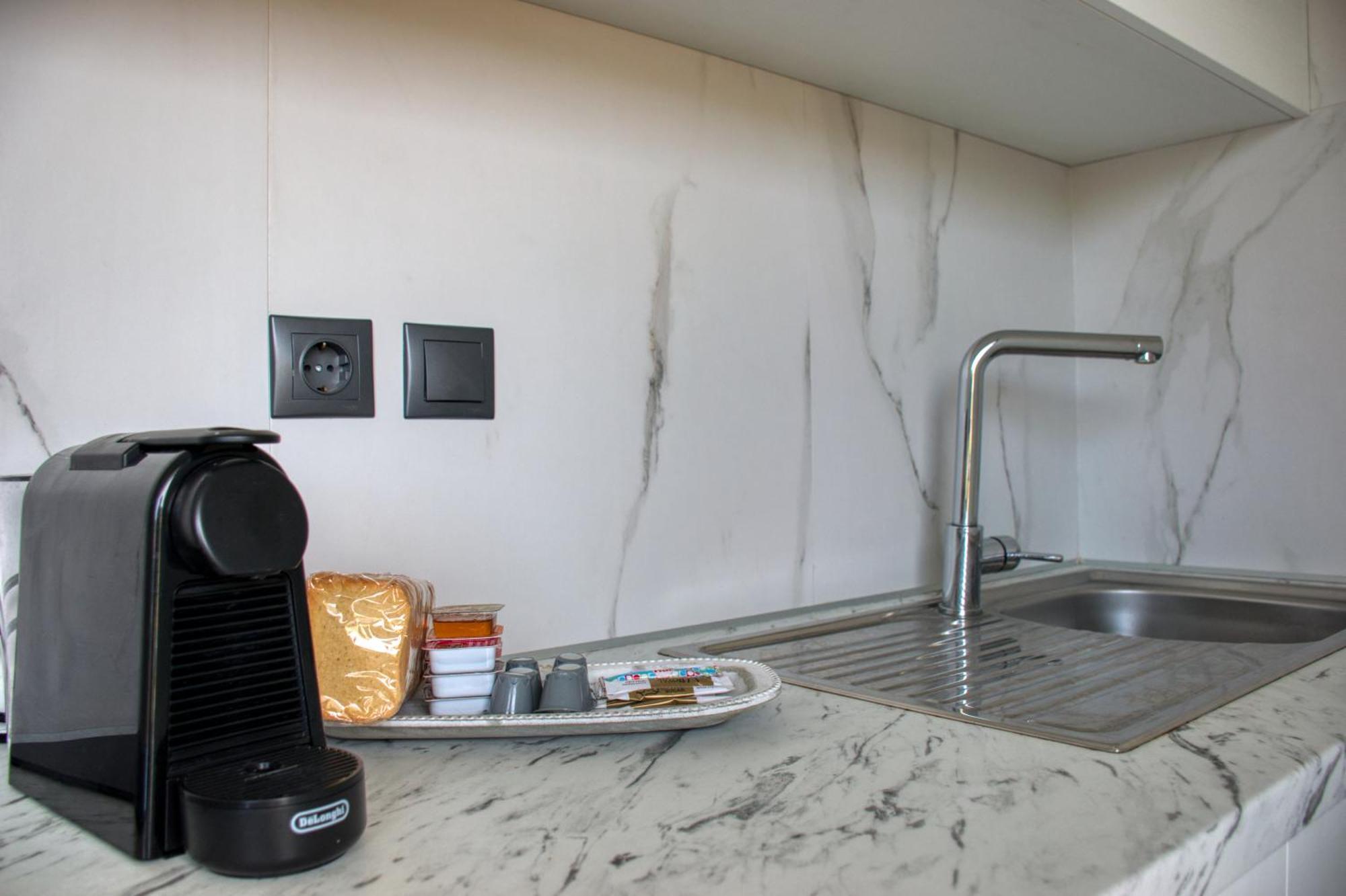 Onar Sarti Luxury Living Apartment ภายนอก รูปภาพ
